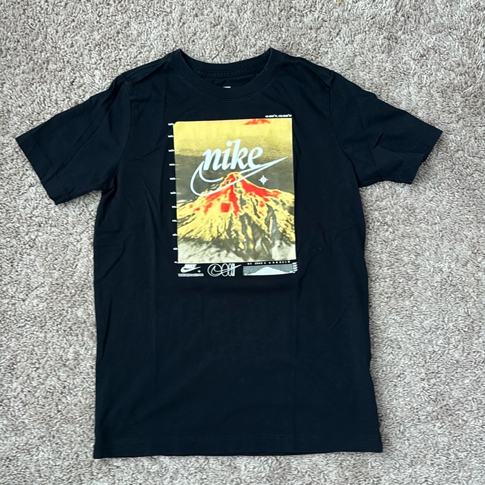 Boys Nike tee